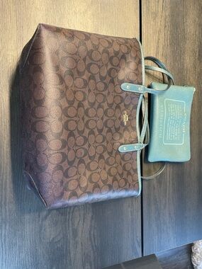 Authentic Classic Coach Brown Signature Canvas ReversibleTote with Teal Wristlet